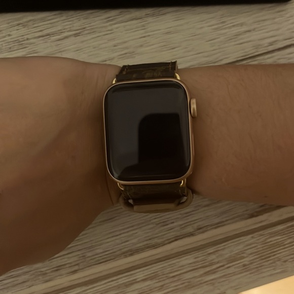 Louis Vuitton Canvass Apple Watch band for 40mm - Picture 2 of 3